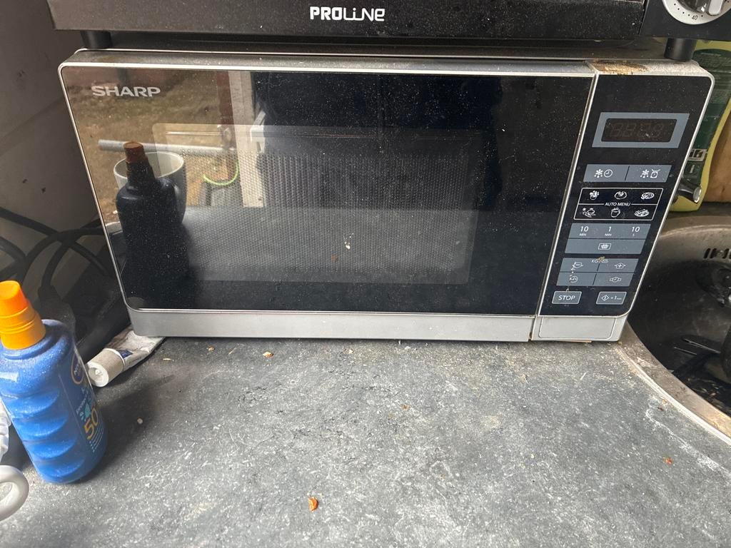 Goed werkende magnetron - Overbodig!(lees beschrijving), Witgoed en Apparatuur, Magnetrons, Ophalen, Gebruikt, Magnetron, Draaiplateau