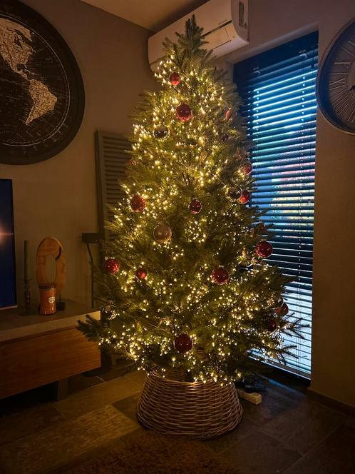 Prachtige kunstkerstboom blackbox tree 2.15 hoog, Diversen, Kerst, Zo goed als nieuw, Ophalen