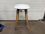 HAY About a Stool AAS 32 barkruk H65 gelakt eiken White 2.0, 5 krukken of meer, Met voetsteun, 60 tot 90 cm, Nieuw