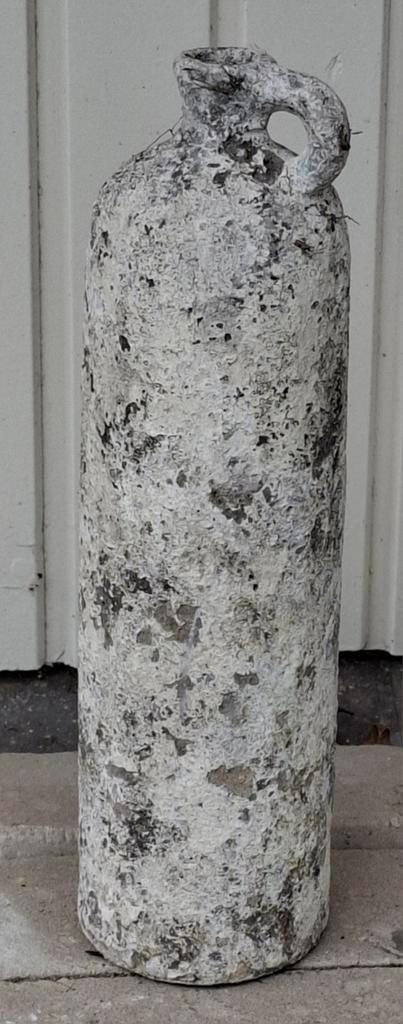 Kruik, Victoria kruik. Verweerd/aangetast.  Patina.  39 cm, Tuin en Terras, Tuinbeelden, Gebruikt, Overige typen, Overige materialen