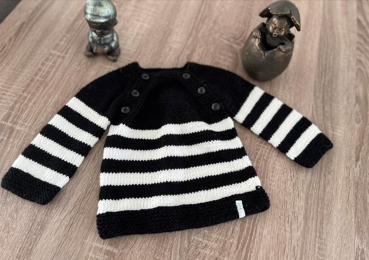 Baby truitje met knoopjes aan de voorkant maat 74., Kinderen en Baby's, Babykleding | Maat 68, Zo goed als nieuw, Jongetje of Meisje