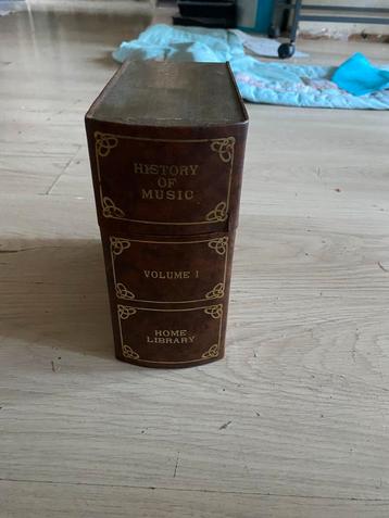 Drankset in Boek - Oud Brocante beschikbaar voor biedingen