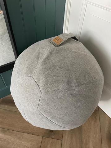 Sitting ball voor achter bureau of voor oefeningen  beschikbaar voor biedingen