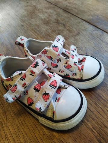 Babyschoenen Vans met aardbei 20-21 beschikbaar voor biedingen