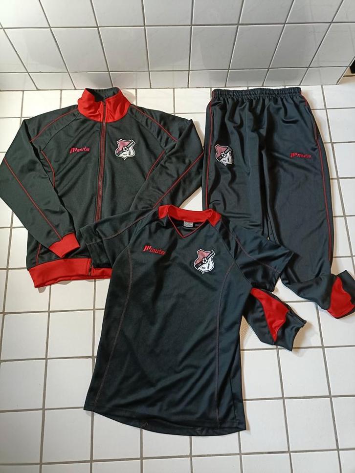 (L/XL) Muta vv Steenwijk Voetbal Kleding Set Polyester, Kleding | Heren, Sportkleding, Zo goed als nieuw, Voetbal, Maat 56/58 (XL)