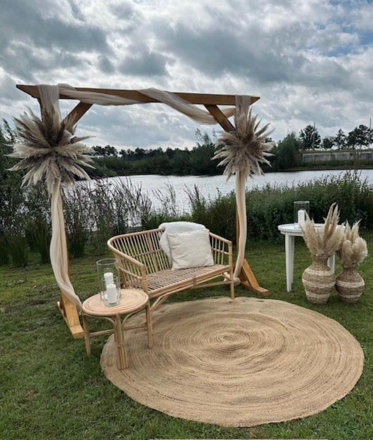 Verhuur bruiloft styling | Backdrop | Trouwbankje | En meer, Hobby en Vrije tijd, Feestartikelen | Verhuur, Nieuw, Geboorte of Huwelijk
