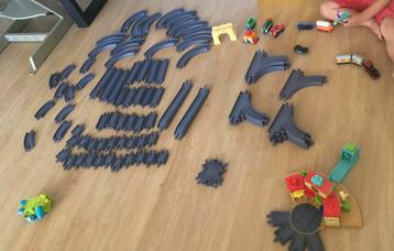 Chuggington treinspoor met veel treintjes beschikbaar voor biedingen