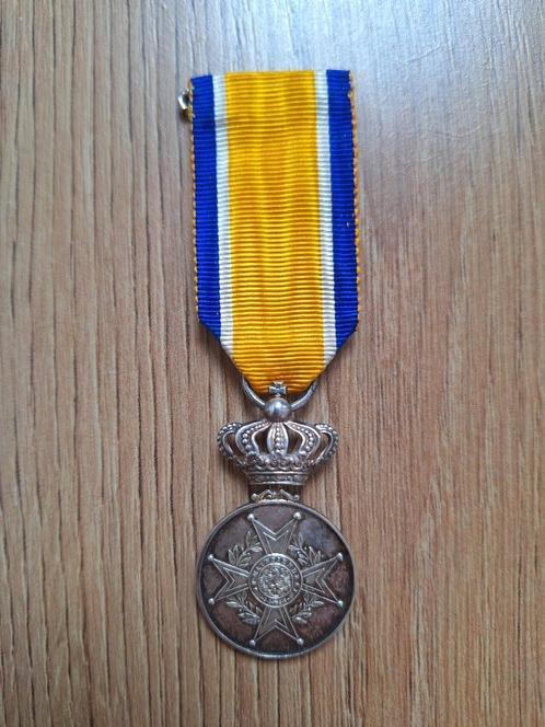 Zilveren Ere medaille in de Orde van Oranje-Nassau (civiel), Postzegels en Munten, Penningen en Medailles, Zilver, Nederland, Ophalen of Verzenden