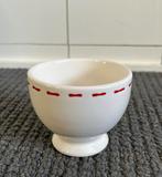 At home with Marieke wit met rood stiksel 8cm doorsnee, Ophalen of Verzenden, Zo goed als nieuw, Overige stijlen, Schaal of Schalen