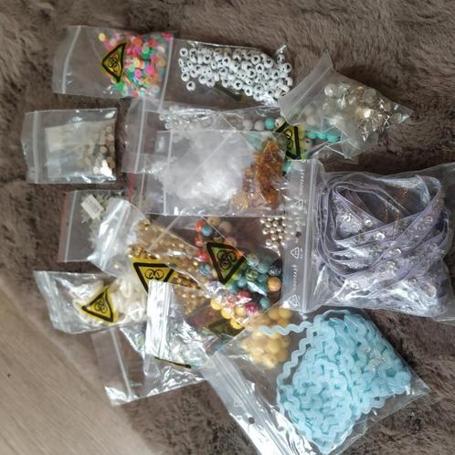 Kraaltjes en lijntjes, Hobby en Vrije tijd, Kralen en Sieraden maken, Zo goed als nieuw, Kraal, Ophalen of Verzenden
