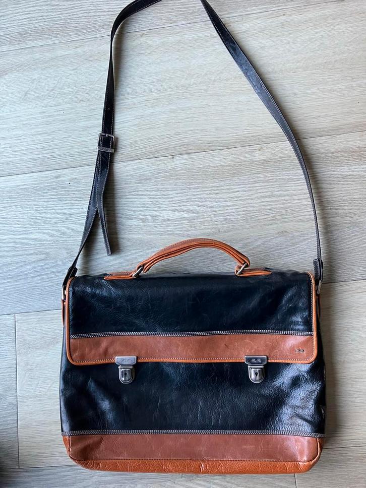 Berba leren tas, Sieraden, Tassen en Uiterlijk, Tassen | Rugtassen, Zo goed als nieuw, Overige merken, 25 tot 40 cm, 30 tot 45 cm