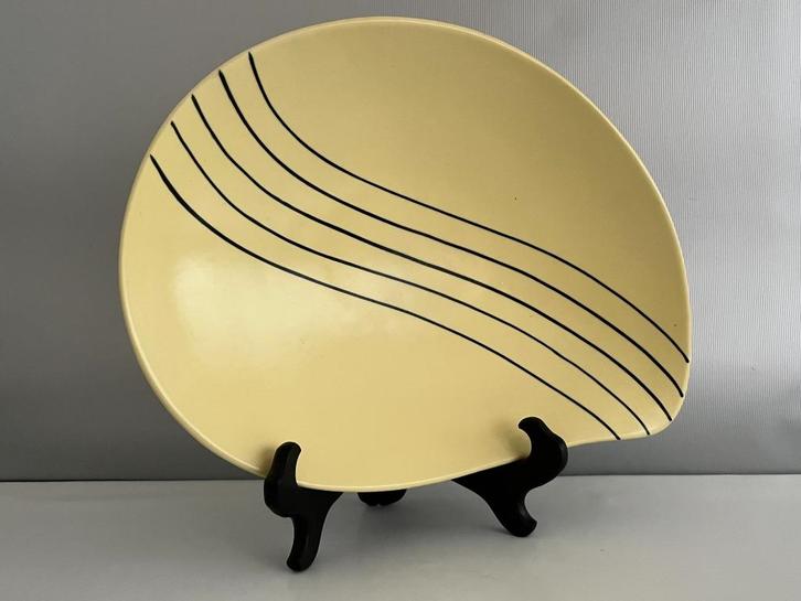 Schaal Wim Visser voor Petrus Regout 1952, Antiek en Kunst, Antiek | Schalen, Verzenden