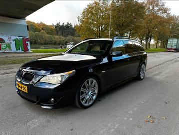 BMW 5-Serie 3.0 I 525 Touring AUT 2009 Carbon schwarz beschikbaar voor biedingen