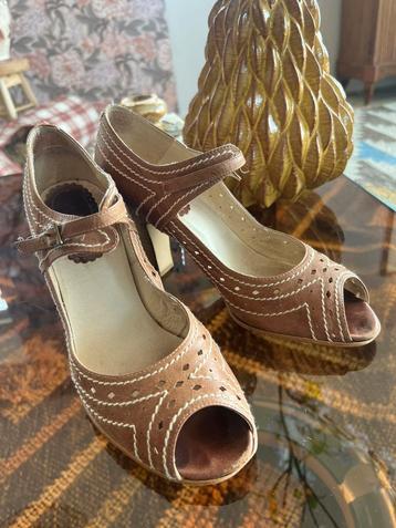 Vintage camelkleur leren pumps maat 40 beschikbaar voor biedingen