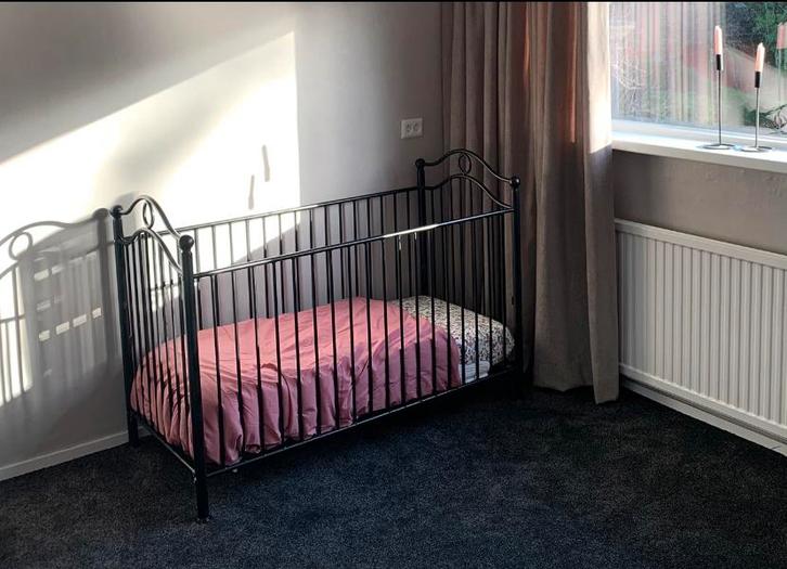 Ledikantje met matras, Kinderen en Baby's, Babywiegjes en Ledikanten, Zo goed als nieuw, Ledikant, Ophalen