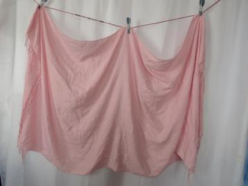 grote roze wollen sjaal met franje 188 cm x  80 cm beschikbaar voor biedingen