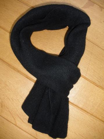 Sjaal zwart beschikbaar voor biedingen