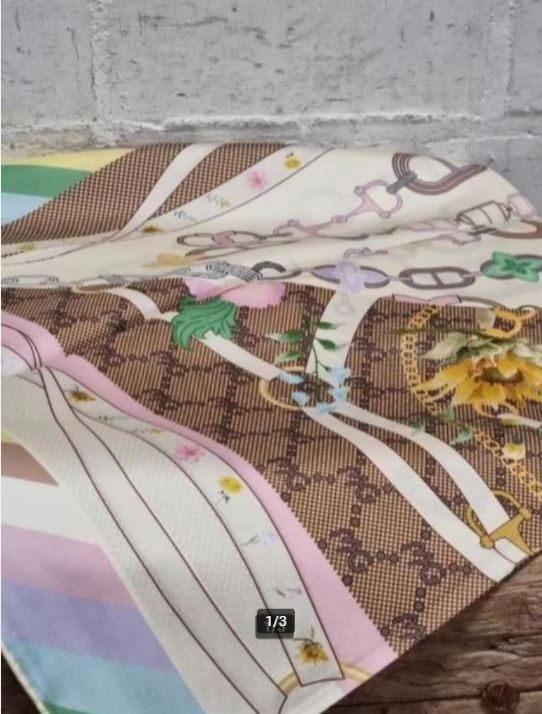 Mucho Gusto - Grote zijden shawl - Nieuw, Kleding | Dames, Mutsen, Sjaals en Handschoenen, Nieuw, Sjaal, Maat 46/48 (XL) of groter