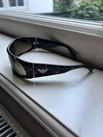 Strakke emporio Armani 9331 zonnebril donkerbruin met hoes beschikbaar voor biedingen