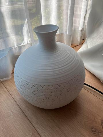 Lucide mat witte keramiek lamp beschikbaar voor biedingen