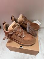 UGG Lowmel 40 Chesnut, UGG, Bruin, Ophalen of Verzenden, Sneakers of Gympen