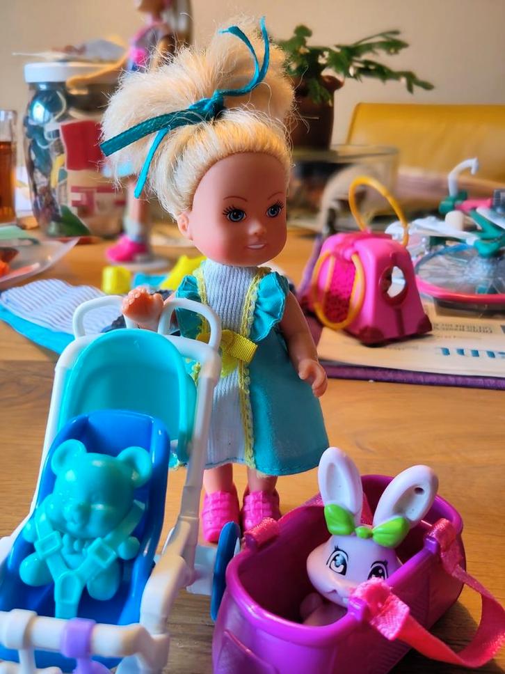 BARBIE 🐰 EVI met Beertje 🐰 PETSCROLLER Wandelwagen MATTEL, Kinderen en Baby's, Speelgoed | Poppen, Gebruikt, Barbie, Ophalen of Verzenden