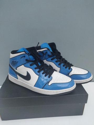 AIR JORDAN 1 MID SE  beschikbaar voor biedingen