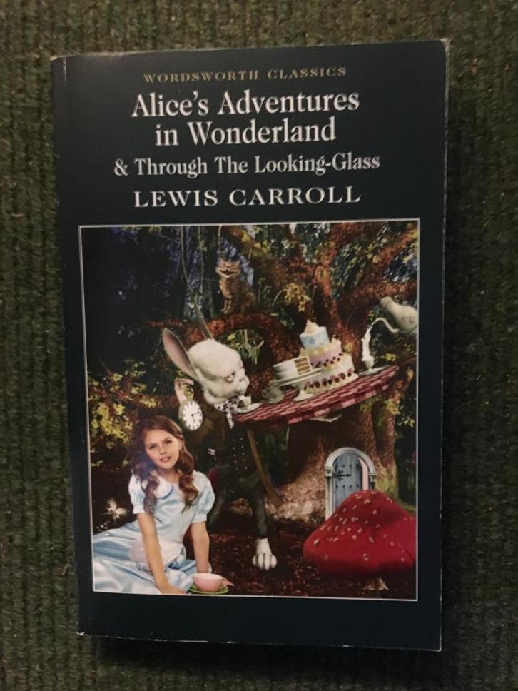 Alice's adventures & through the looking glass; Lewis Carrol, Boeken, Literatuur, Zo goed als nieuw, Europa overig, Ophalen of Verzenden
