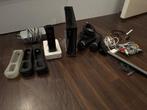 Wii, Spelcomputers en Games, Spelcomputers | Nintendo Wii, Ophalen of Verzenden, Zo goed als nieuw, Met 2 controllers