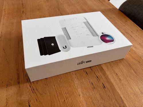 Unifi Acces Starter Kit *Nieuw*, Computers en Software, Accesspoints, Nieuw, Ophalen of Verzenden
