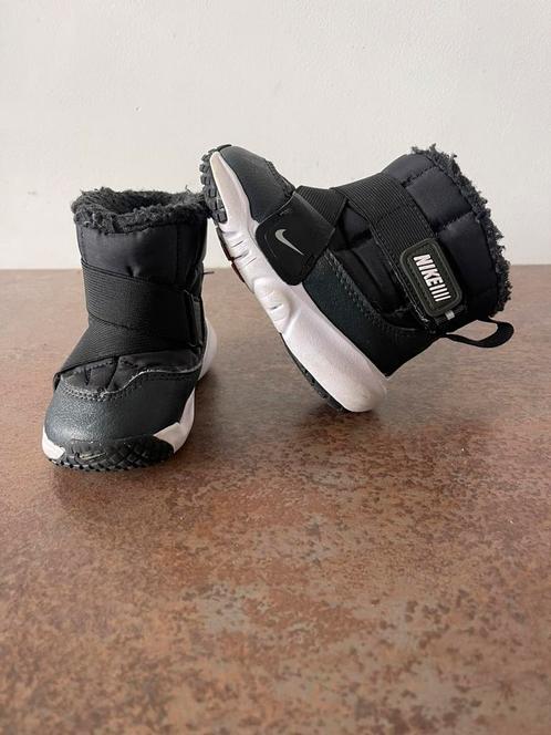 Nike boots, Kinderen en Baby's, Kinderkleding | Schoenen en Sokken, Zo goed als nieuw, Ophalen of Verzenden