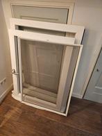 Kunststof kozijn + draai-/kiepraam incl. hor (z.g.a.n.), Doe-het-zelf en Verbouw, Kozijnen en Schuifpuien, Kunststof, Raamkozijn
