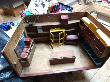  	 De Spar. Antieke Speelgoed Winkel. beschikbaar voor biedingen