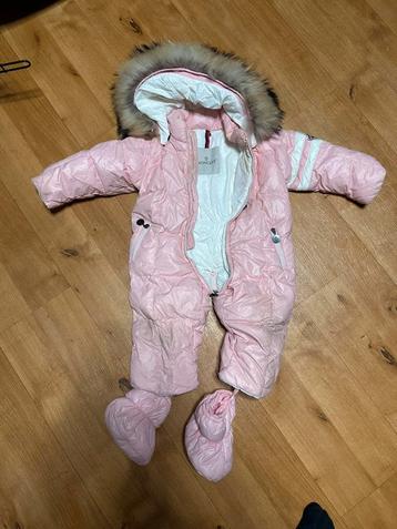 Roze Moncler skipak 6-9 maanden – met afneembare bontkraag beschikbaar voor biedingen