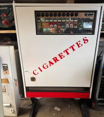 Sigaretten-zigaretten automaat-vintage- beschikbaar voor biedingen