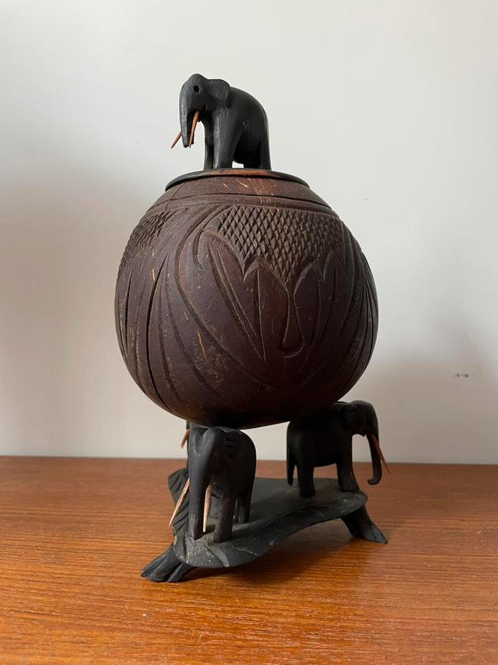 Olifanten tabakspot kokosnoot houtsnijwerk vintage antiek, Antiek en Kunst, Kunst | Beelden en Houtsnijwerken, Ophalen of Verzenden