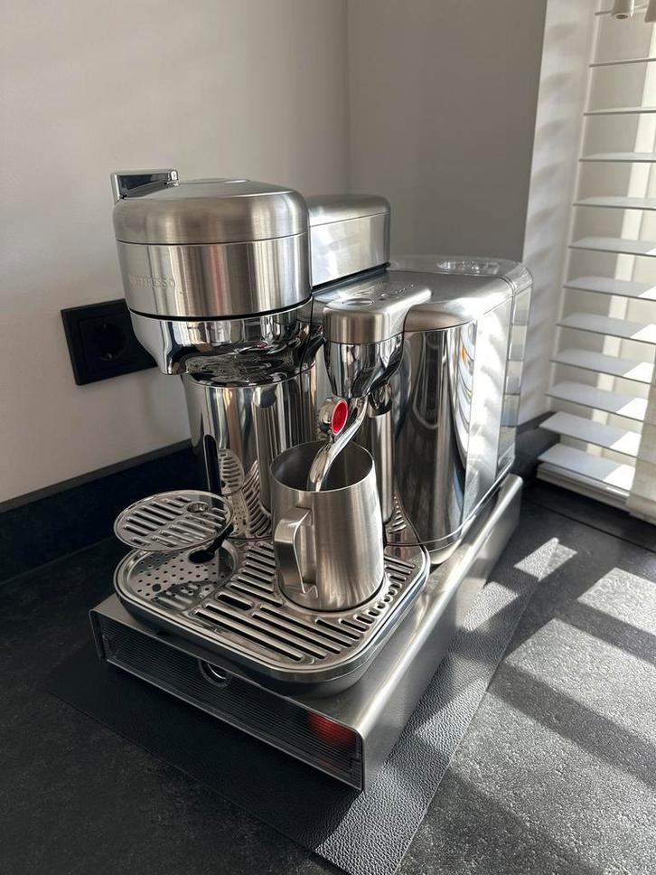 Sage Nespresso Vertuo Creatista - RVS, Witgoed en Apparatuur, Koffiezetapparaten, Zo goed als nieuw, Koffiepads en cups, Espresso apparaat