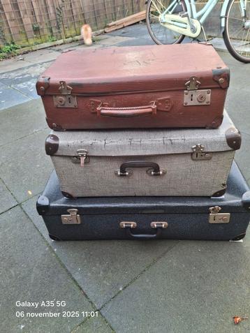 Vintage Koffers - Decoratie beschikbaar voor biedingen