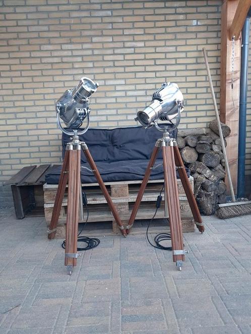 Vintage Strand Electric theaterlamp op houten statief, Huis en Inrichting, Lampen | Vloerlampen, Gebruikt, 150 tot 200 cm, Glas