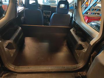 Suzuki Jimny kofferbak bodem  ( perfecte pasvorm ) beschikbaar voor biedingen