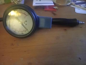 Bandenpomp beschikbaar voor biedingen
