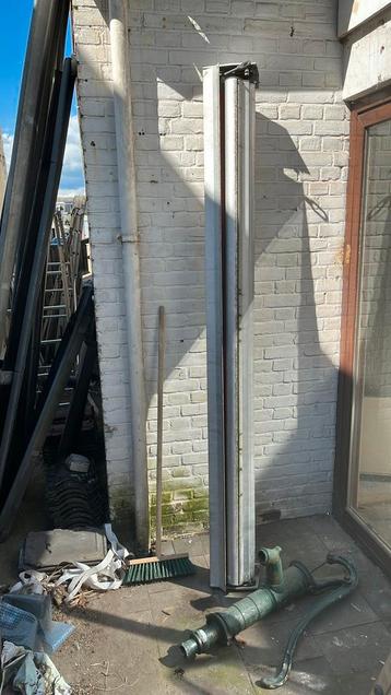 Zonnescherm beschikbaar voor biedingen