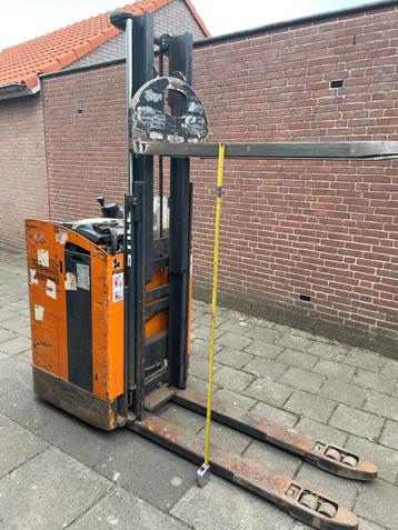 Elektrische Stapelaar - 1.6m Hefhoogte beschikbaar voor biedingen