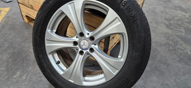 Originele Mercedes Velgen met All Season Banden, Auto-onderdelen, Banden en Velgen, Banden en Velgen, All Season, 18 inch, 235 mm