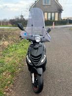 Piaggio Zip 4T 2019 IGET 50cc  Zwart - 1e EIGENAAR, Fietsen en Brommers, Ophalen, Zip, Zo goed als nieuw, Benzine