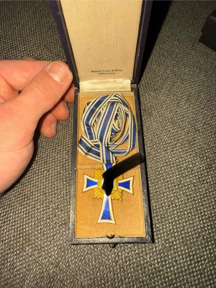 Duits Mutterkreuz met etui, Verzamelen, Militaria | Tweede Wereldoorlog, Overige soorten, Lintje, Medaille of Wings, Duitsland