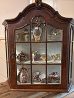 Nostalgisch wandkastje met Frans en Duits servies!, Huis en Inrichting, Kasten | Vitrinekasten, Ophalen, Zo goed als nieuw, 25 tot 50 cm