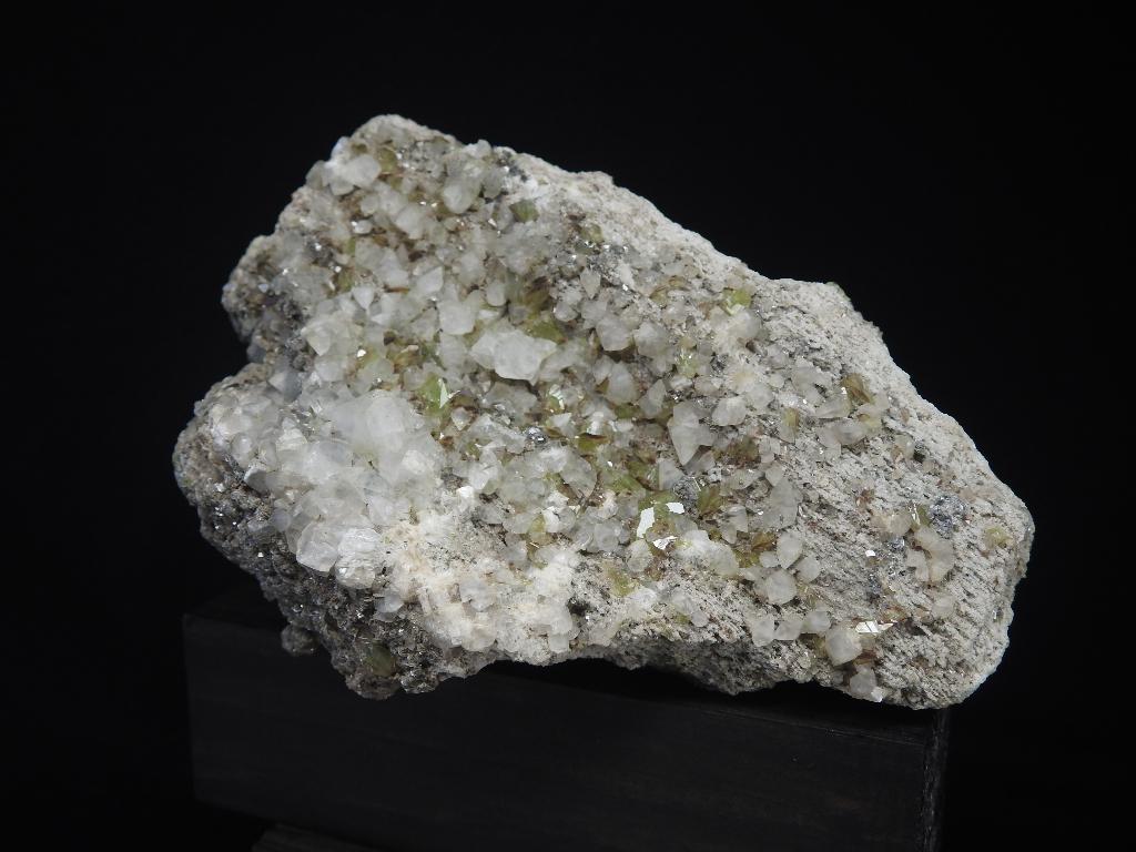 Titaniet en calciet op matrix, Verzenden, Mineraal