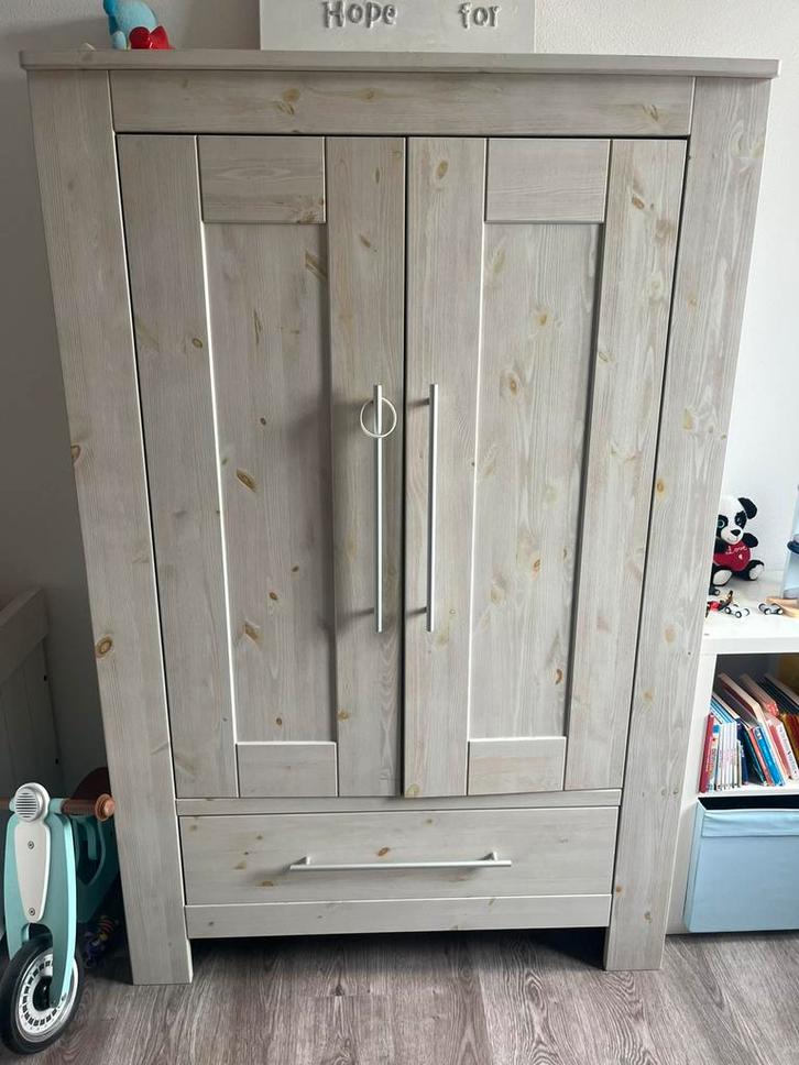 Baby kamer, ledikant, kast, commode, schspje, bijna gratis, Kinderen en Baby's, Kinderkamer | Commodes en Kasten, Zo goed als nieuw