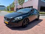 Uniek!!!Volvo V40 2.0 T2 122PK 2016 Zwart virtuele cockpit, Voorwielaandrijving, 65 €/maand, 4 cilinders, Handgeschakeld
